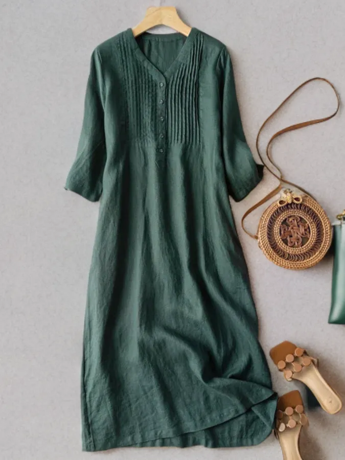 Annaliese - Loose pleated dress with pointed neckline