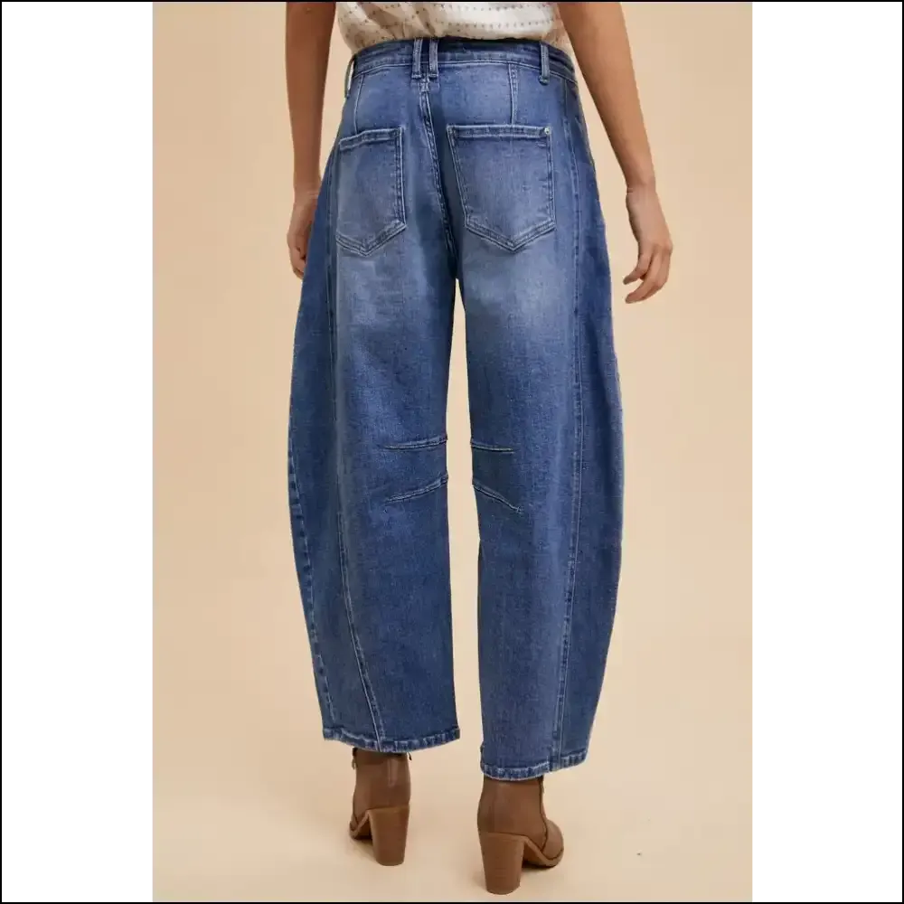 Annie Wear Barrel Leg Jeans: Get Ready to Turn Heads and Drop Jaws! 💃👖