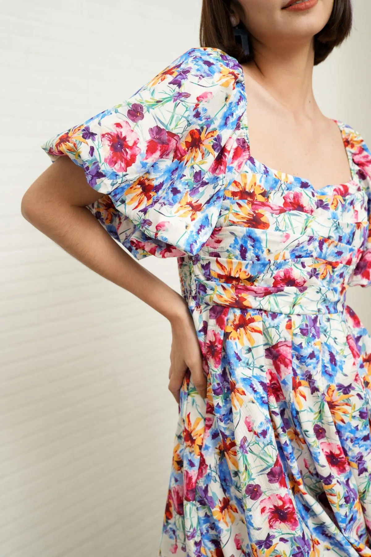 ANYA Pleated Puff-Sleeve Floral Dress (Blue Violet)