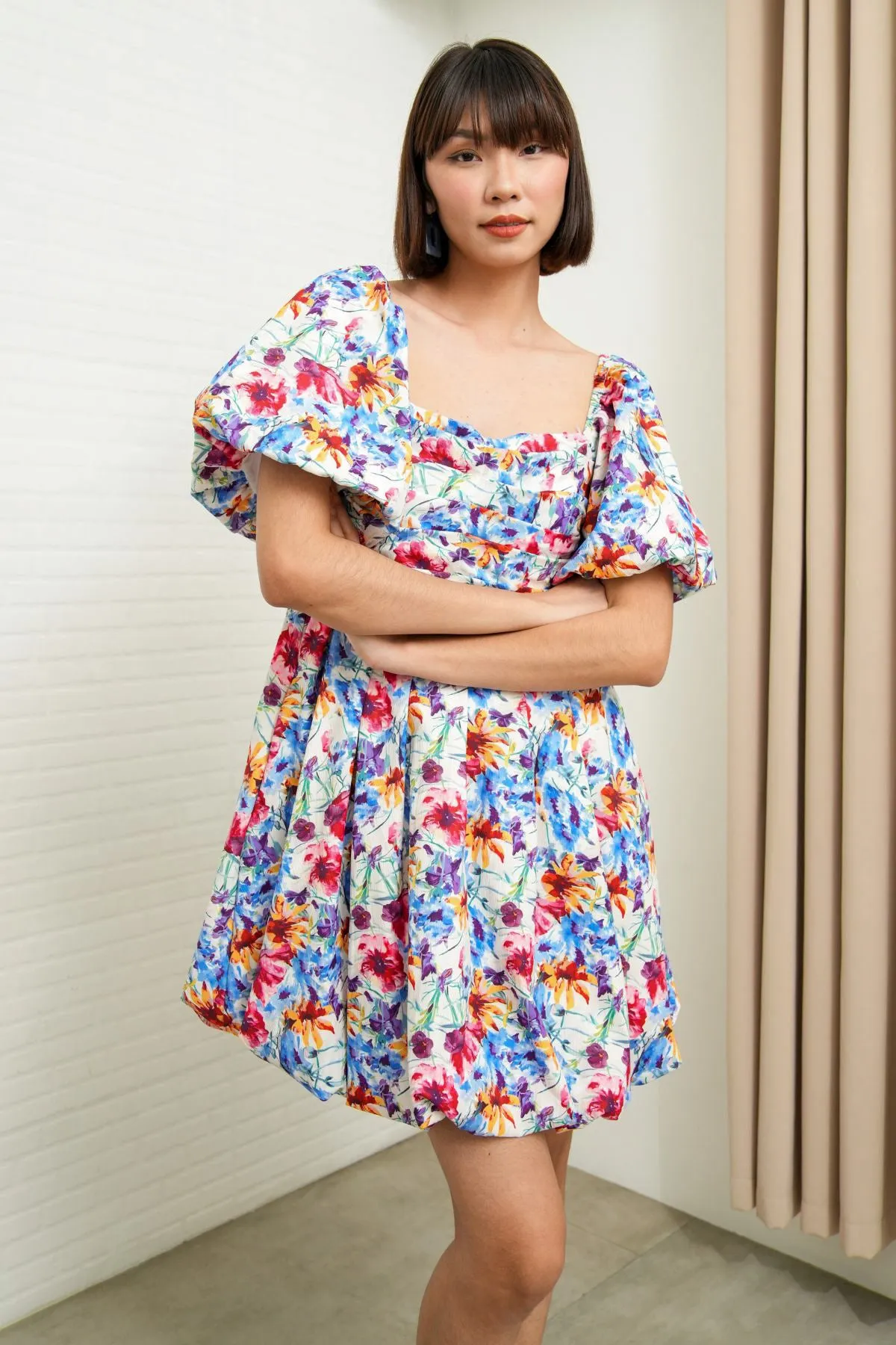 ANYA Pleated Puff-Sleeve Floral Dress (Blue Violet)