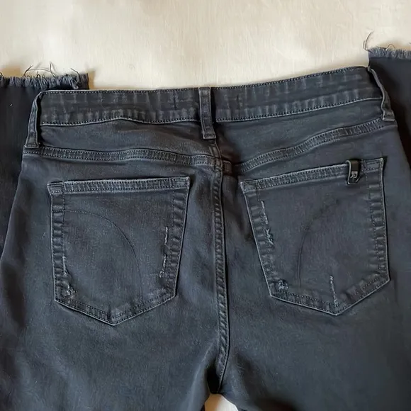 Black distressed Joes jeans size 30
