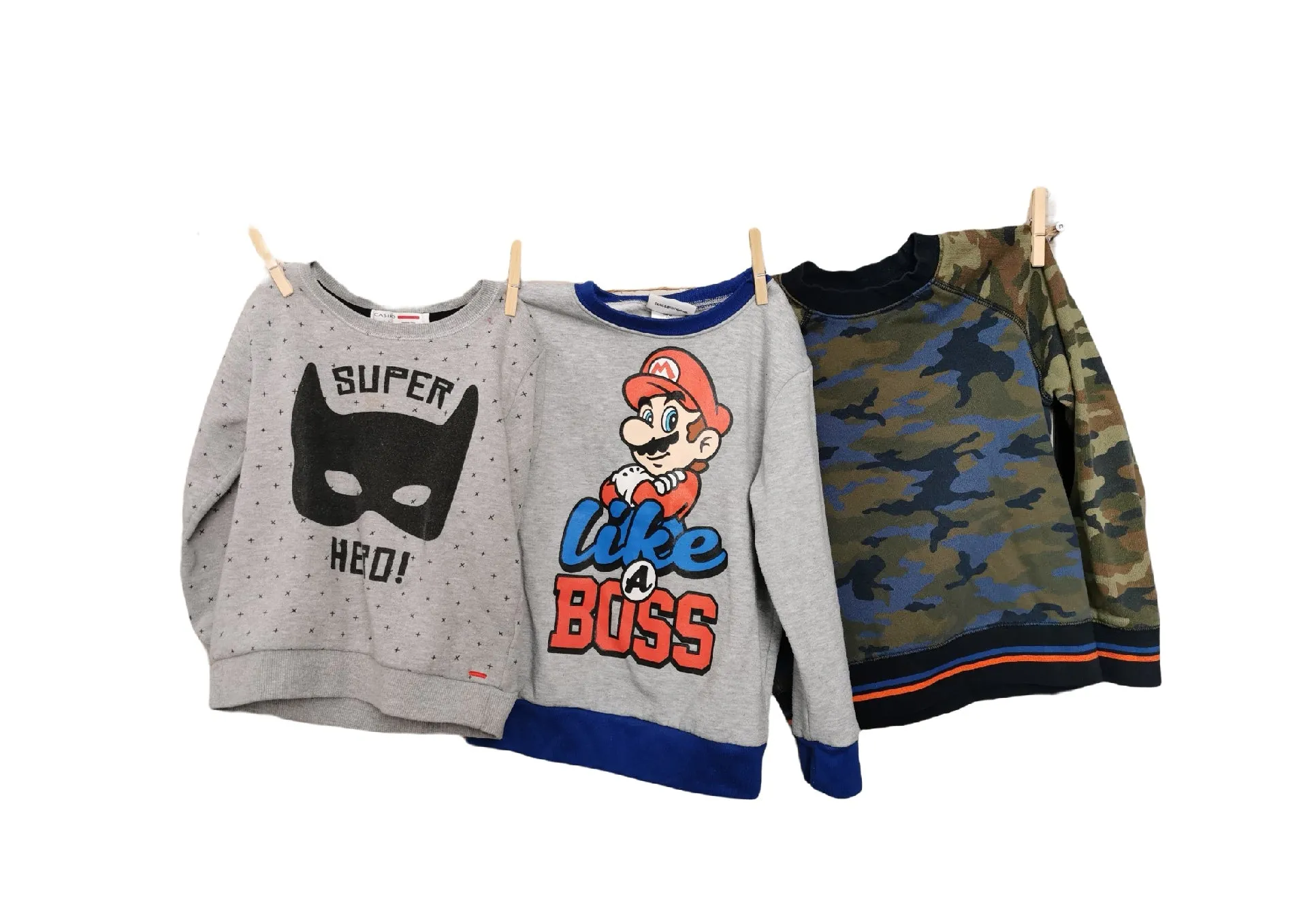 BOY SIZE(S) (4 to 6 YEARS) - 3 Piece, Graphic Sweater Bundle VGUC B18