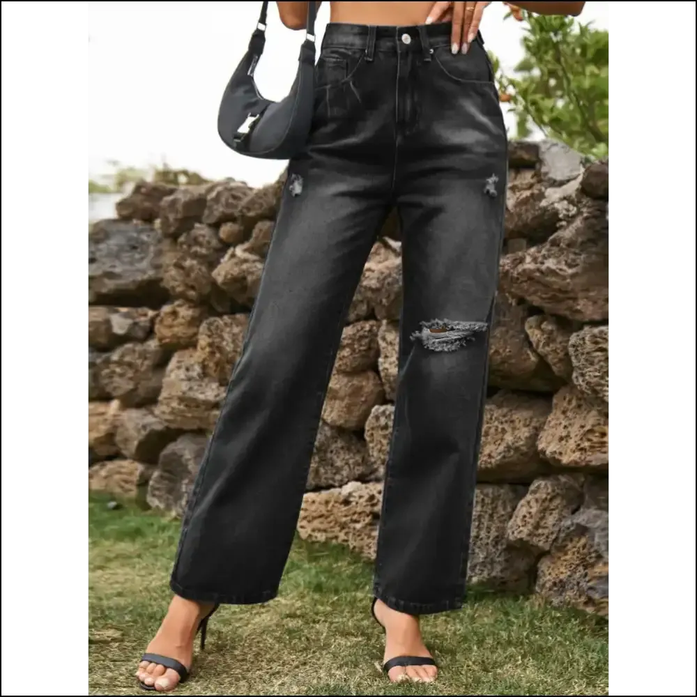 Chic Distressed Jeans: your New Best Friend for Fabulousness and Fun! 😄✨