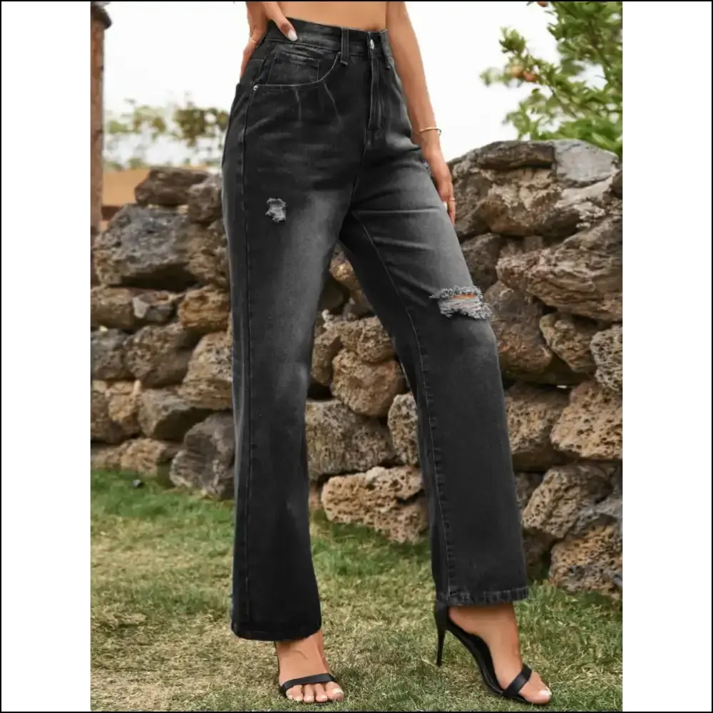 Chic Distressed Jeans: your New Best Friend for Fabulousness and Fun! 😄✨