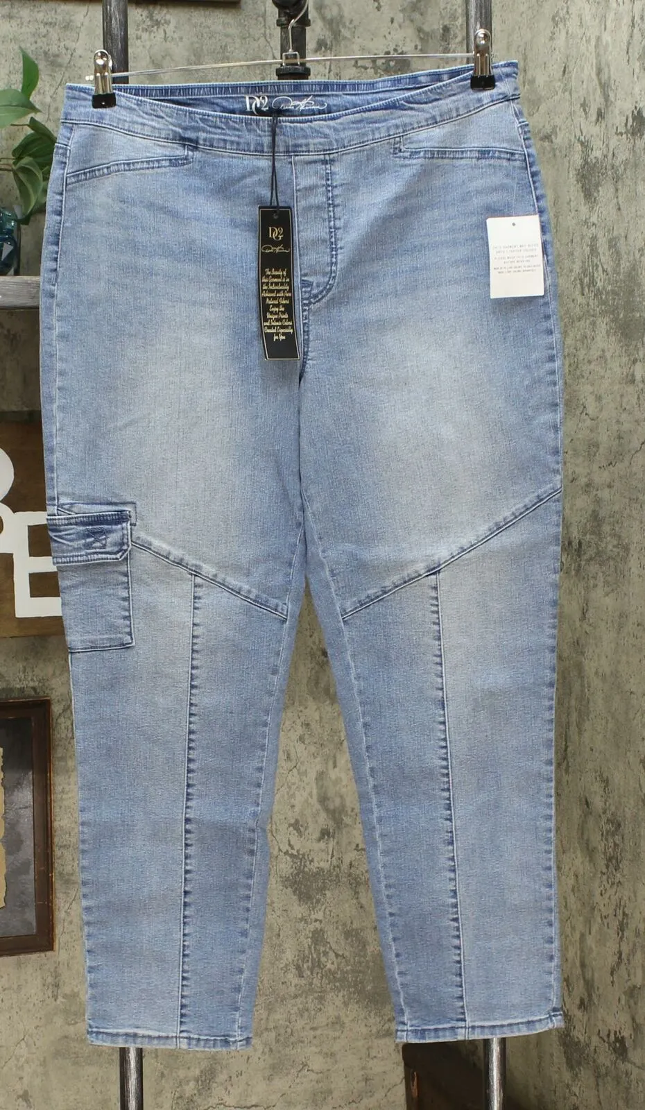 DG2 by Diane Gilman Women's Cropped Stretch Twill Cargo Jeggings