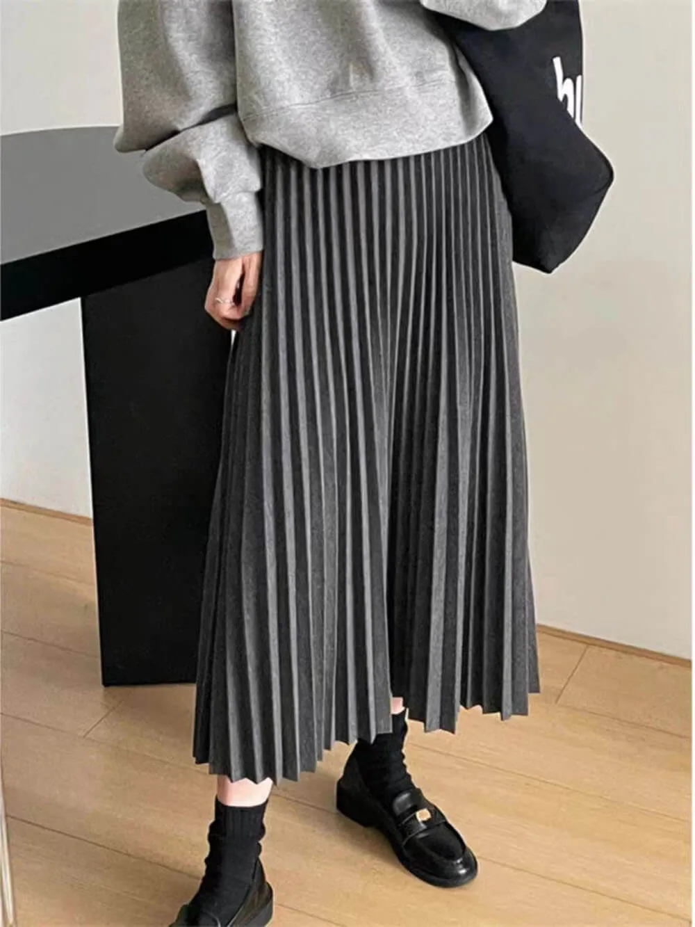 Elastic High-Waisted Stylish Pleated Midi Skirt