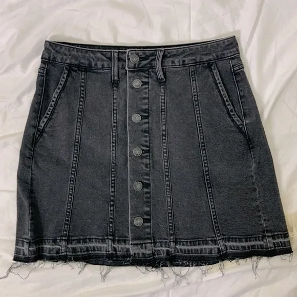 Hidden Jeans Black Button Front Frayed Hem Skirt