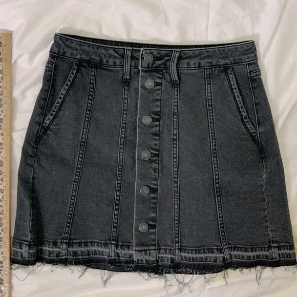 Hidden Jeans Black Button Front Frayed Hem Skirt