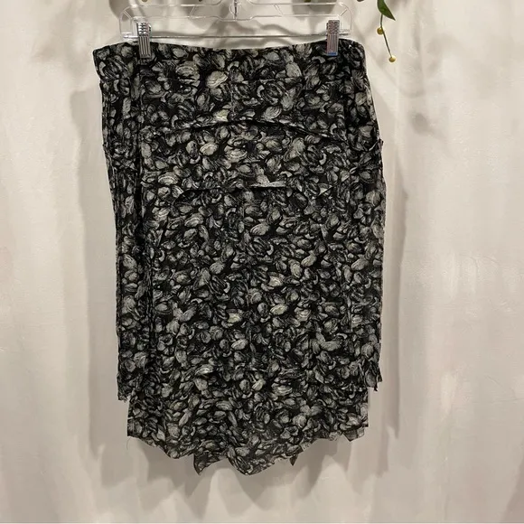 Isabel de Pedro Mr cat ruffle hem pull on cozy skirt 😍