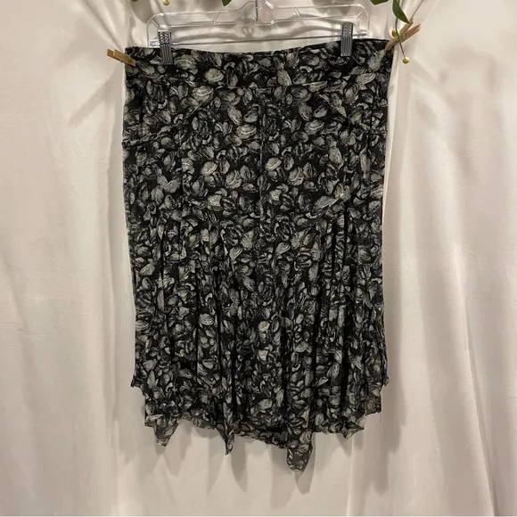 Isabel de Pedro Mr cat ruffle hem pull on cozy skirt 😍