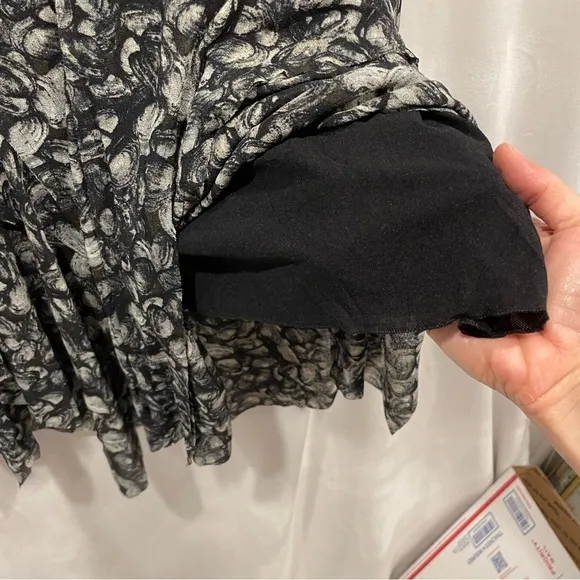 Isabel de Pedro Mr cat ruffle hem pull on cozy skirt 😍