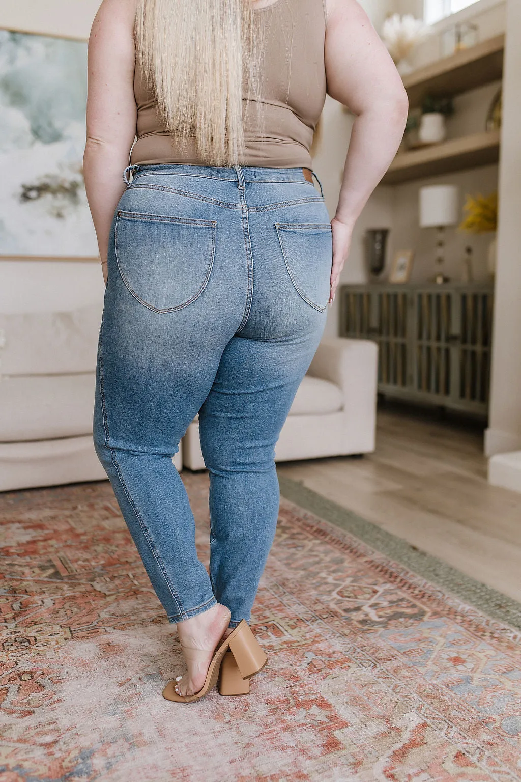 Judy Blue High-Rise Tummy Control Skinny Jeans in Light Wash