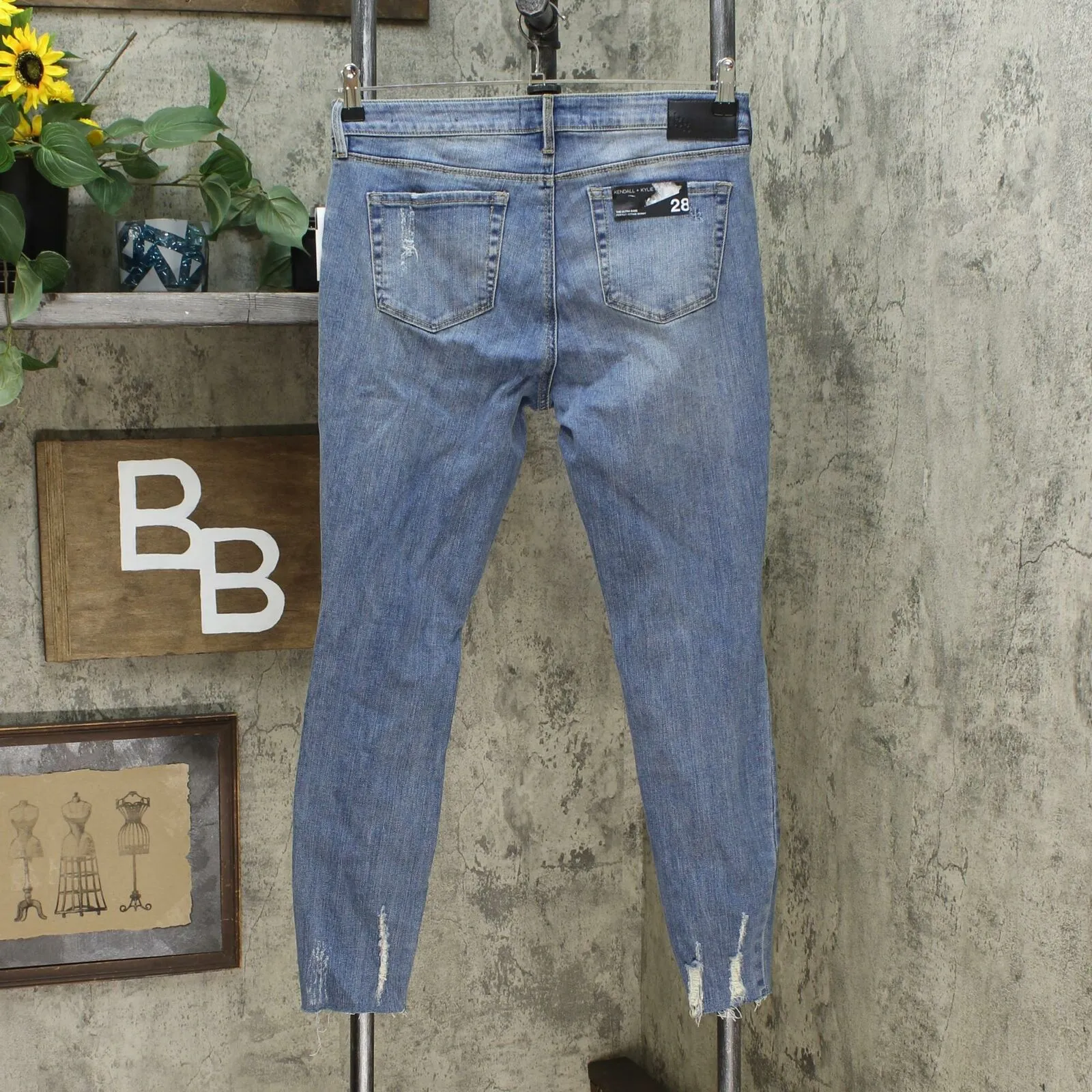 Kendall   Kylie The Ultra Babe Perfect Ripped Mid-Rise Jeans