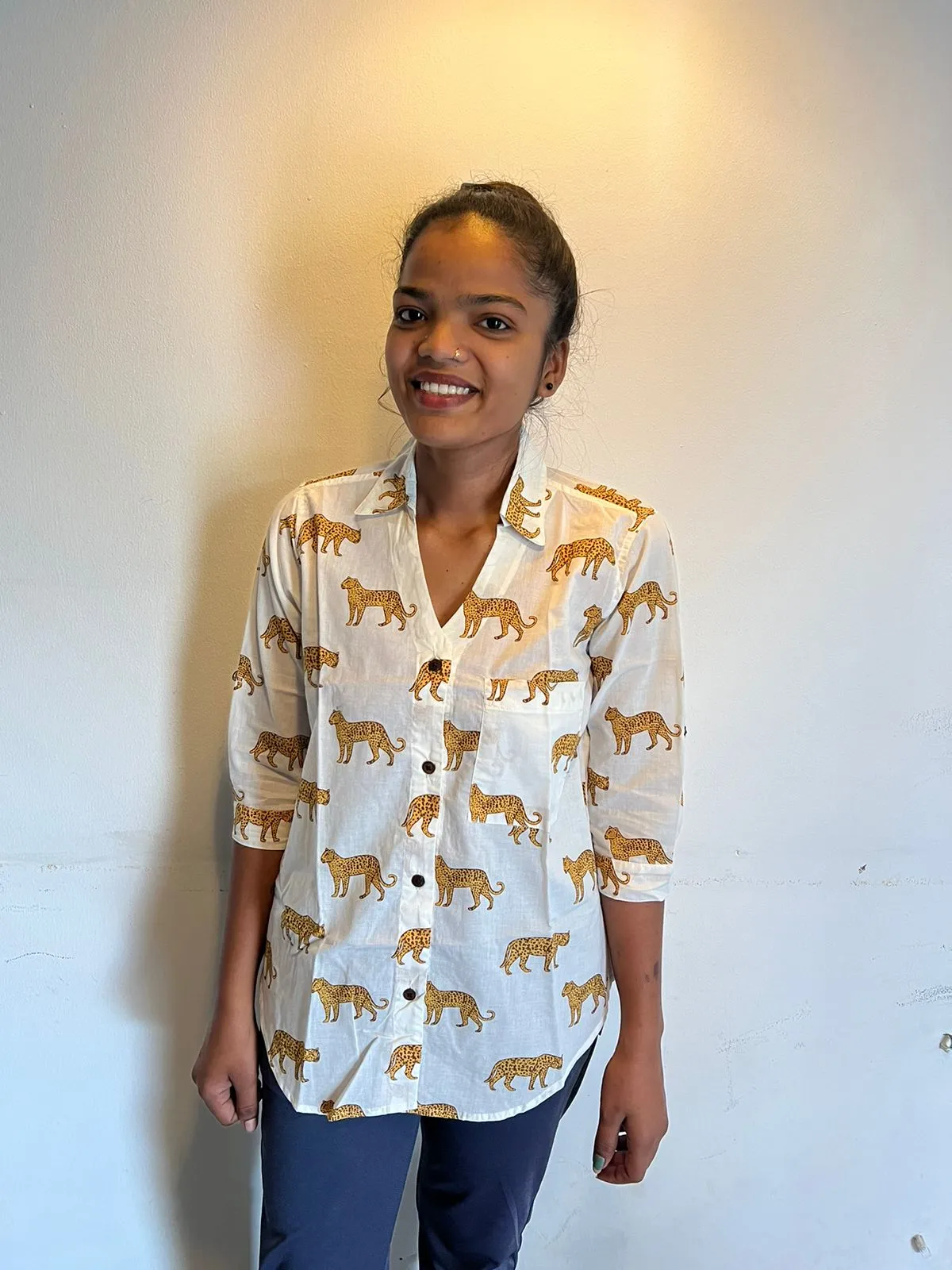 Klingaru Women Shirt - White Cheetah - PREORDER