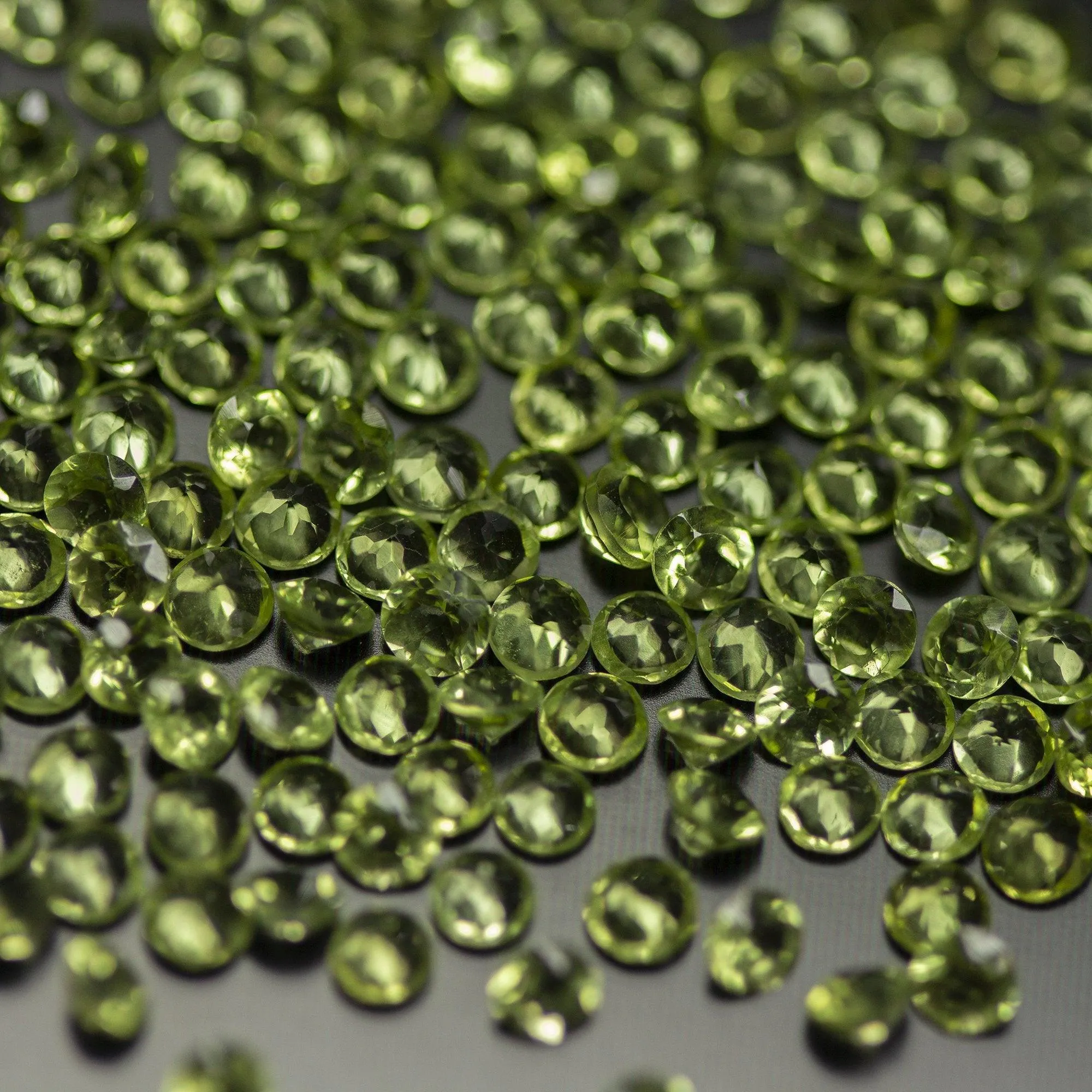 Natural Green Peridot Round Brilliant Cut Loose Gemstone 20pc 3mm