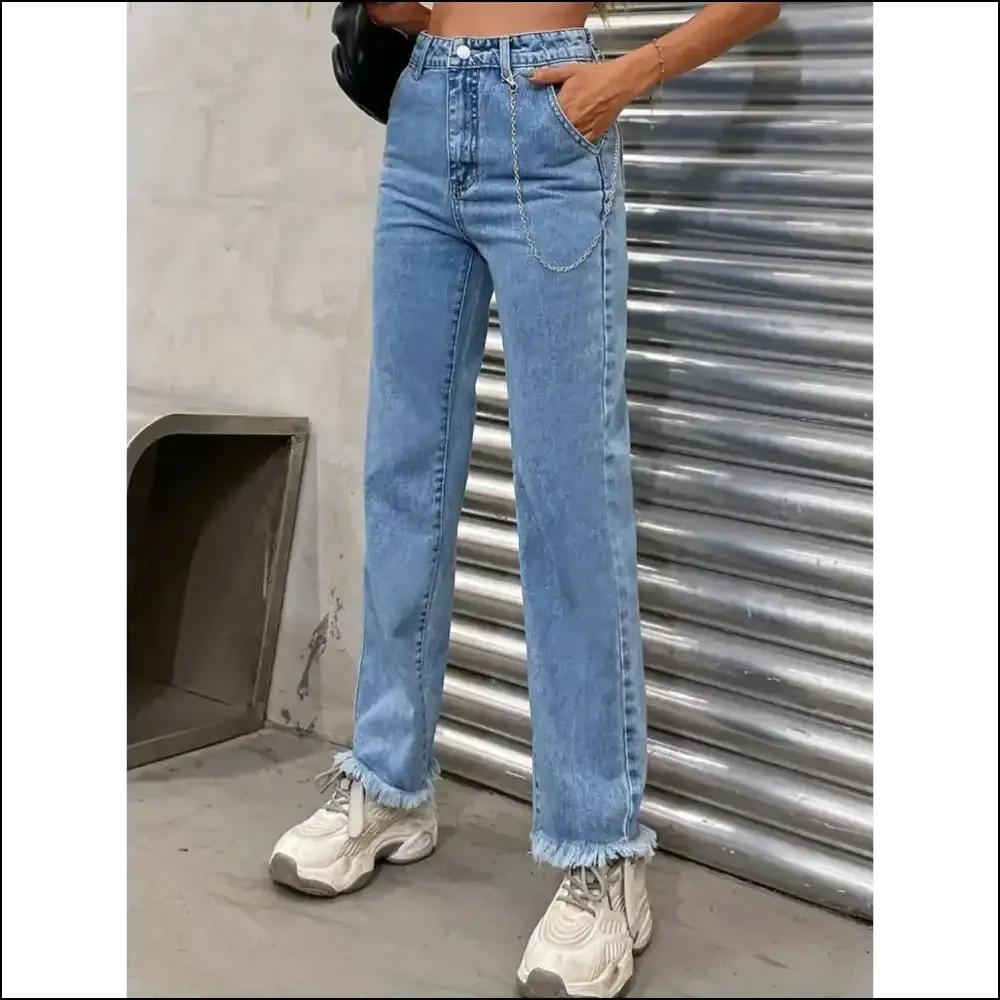 Raw Hem Pocketed Jeans: Because who Doesn't Want to Look this Chic Af? 😏✨