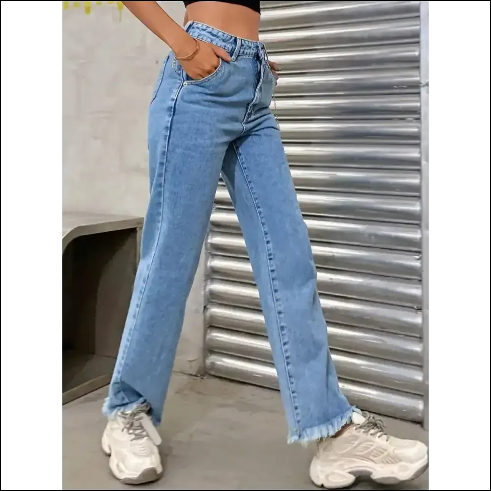 Raw Hem Pocketed Jeans: Because who Doesn't Want to Look this Chic Af? 😏✨