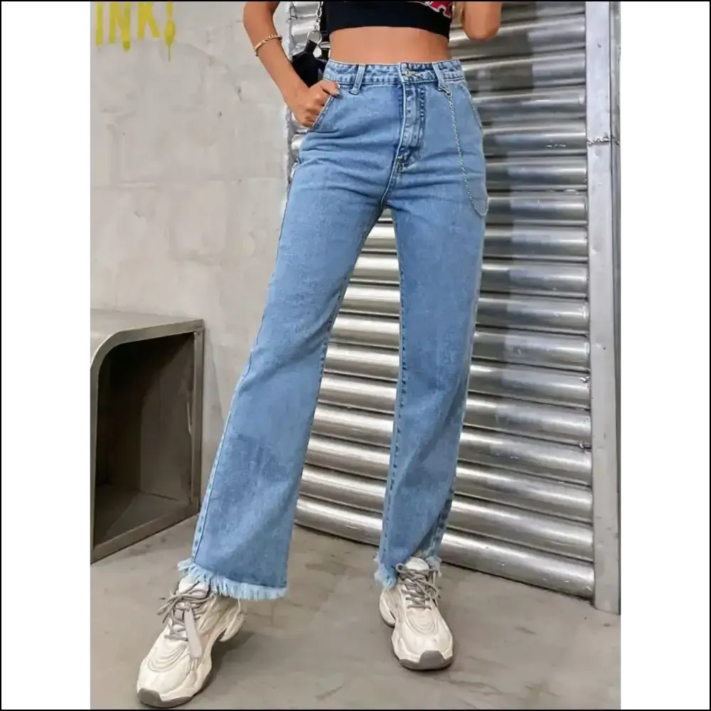 Raw Hem Pocketed Jeans: Because who Doesn't Want to Look this Chic Af? 😏✨