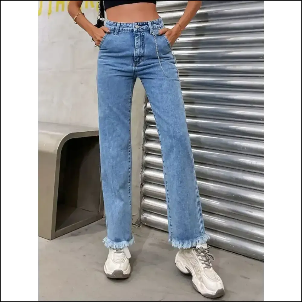 Raw Hem Pocketed Jeans: Because who Doesn't Want to Look this Chic Af? 😏✨
