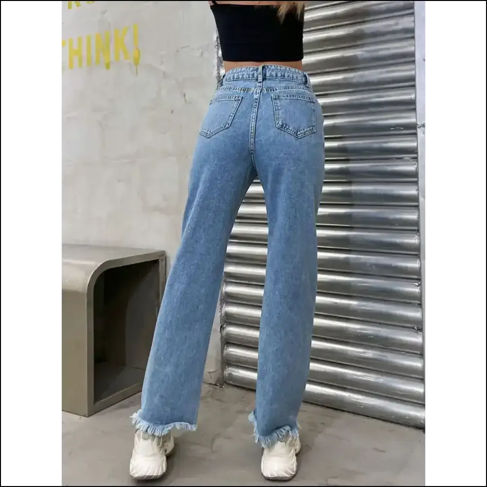 Raw Hem Pocketed Jeans: Because who Doesn't Want to Look this Chic Af? 😏✨