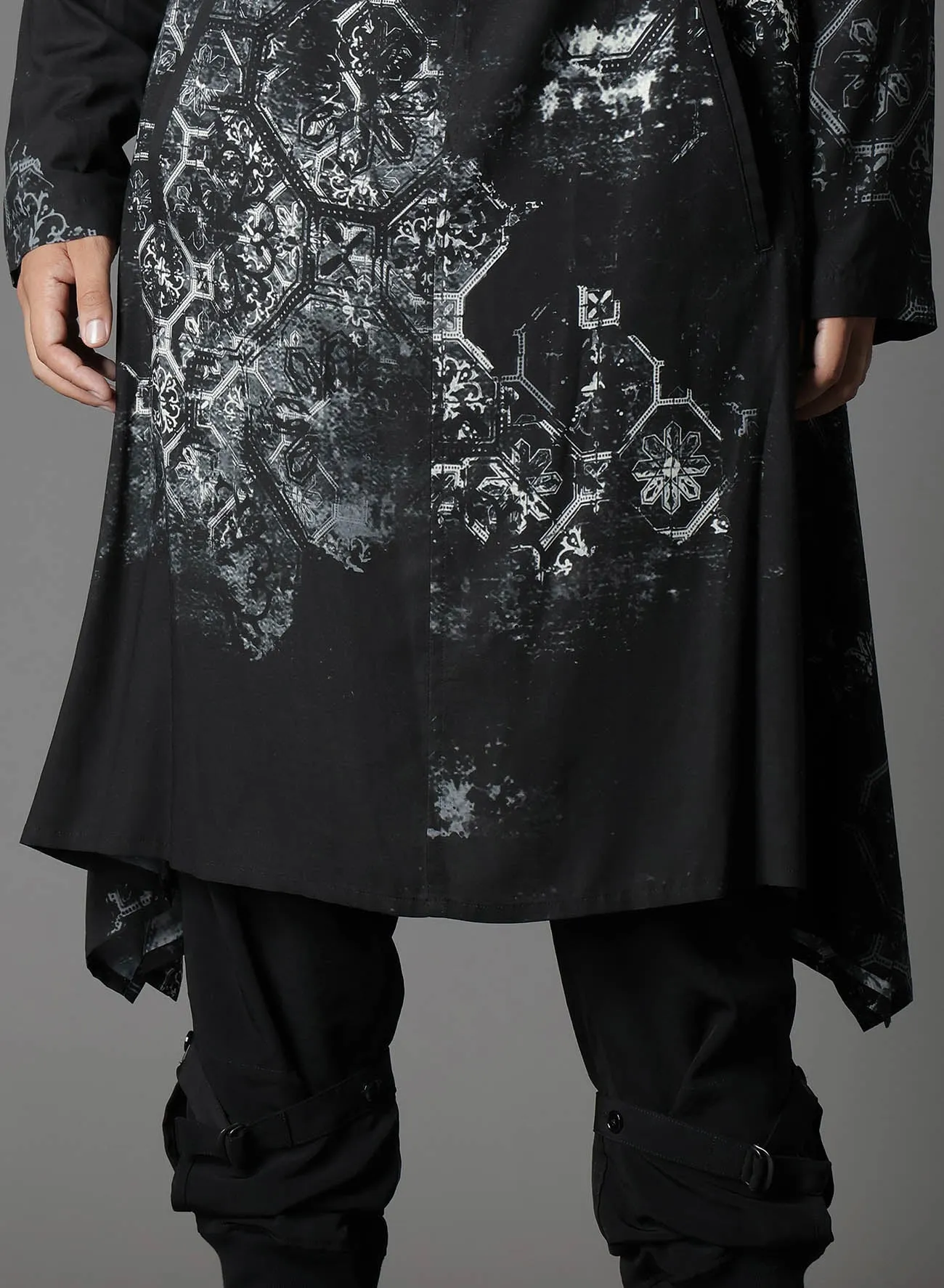 RAYON PRINT TILE PATTERN SIDE CUT-OUT DRESSES