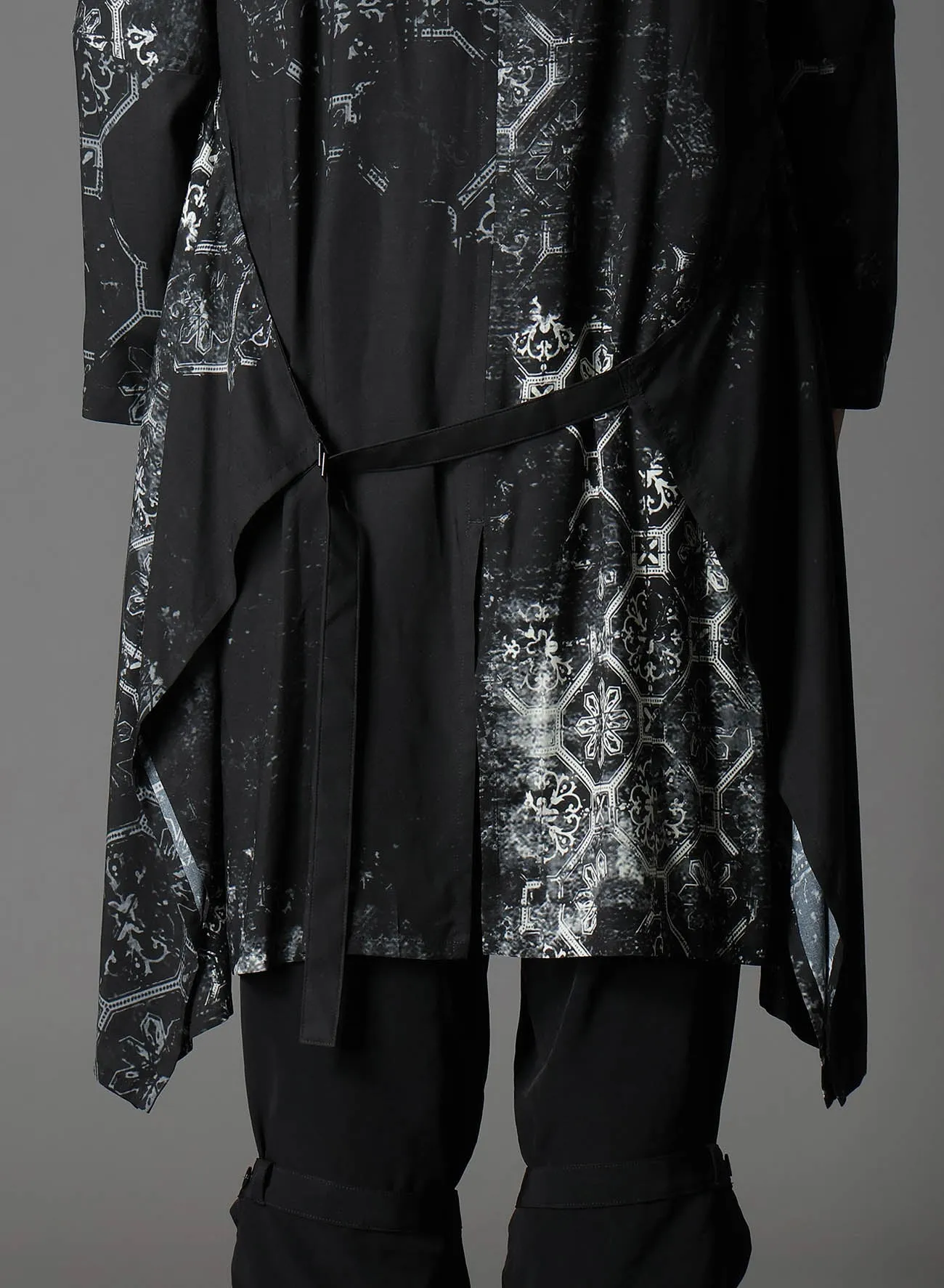 RAYON PRINT TILE PATTERN SIDE CUT-OUT DRESSES
