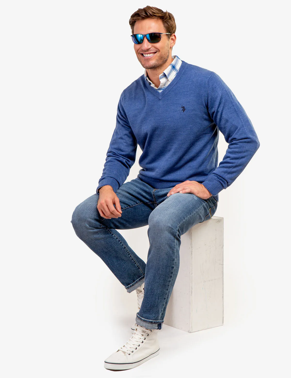 SOFT V-NECK SWEATER