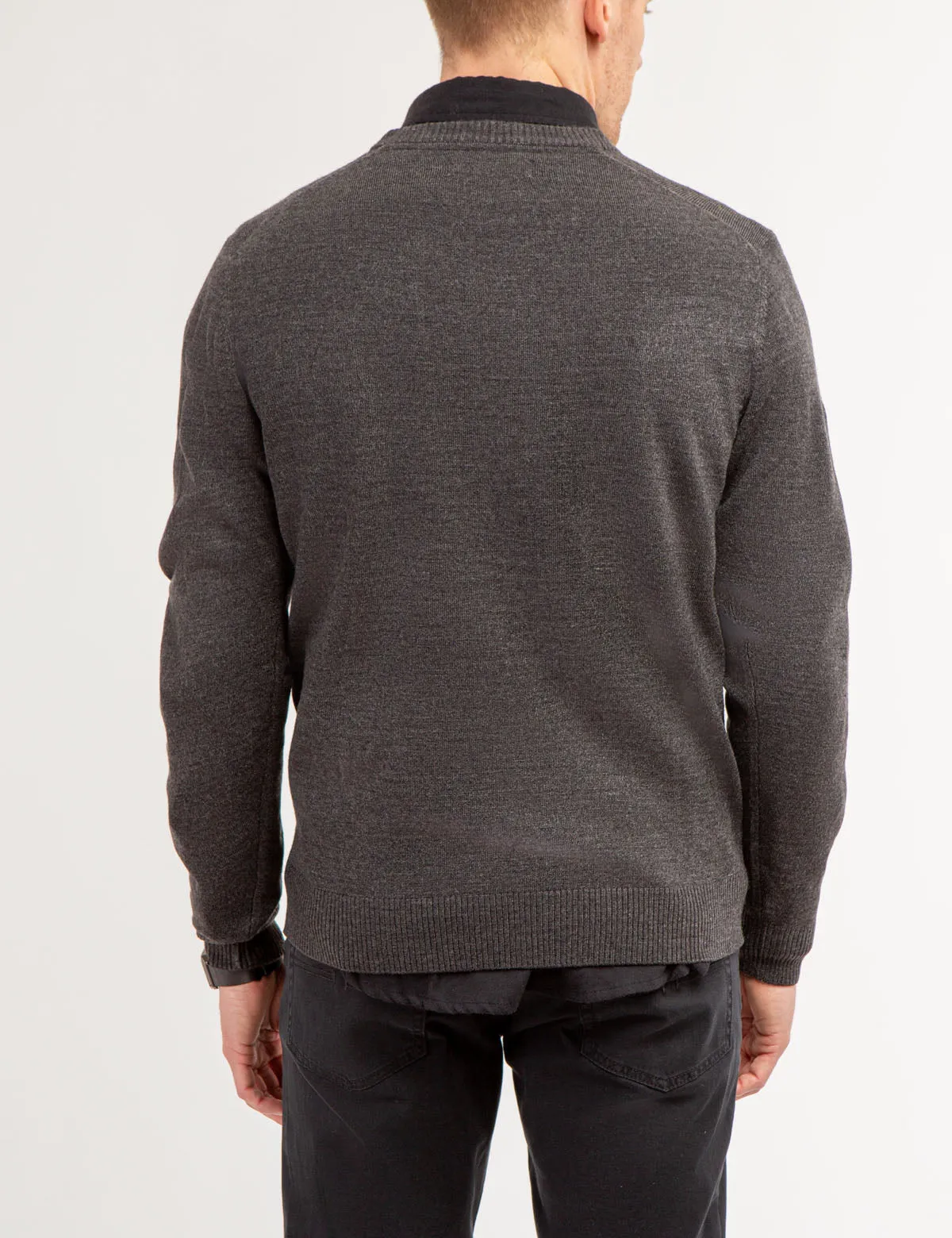 SOFT V-NECK SWEATER