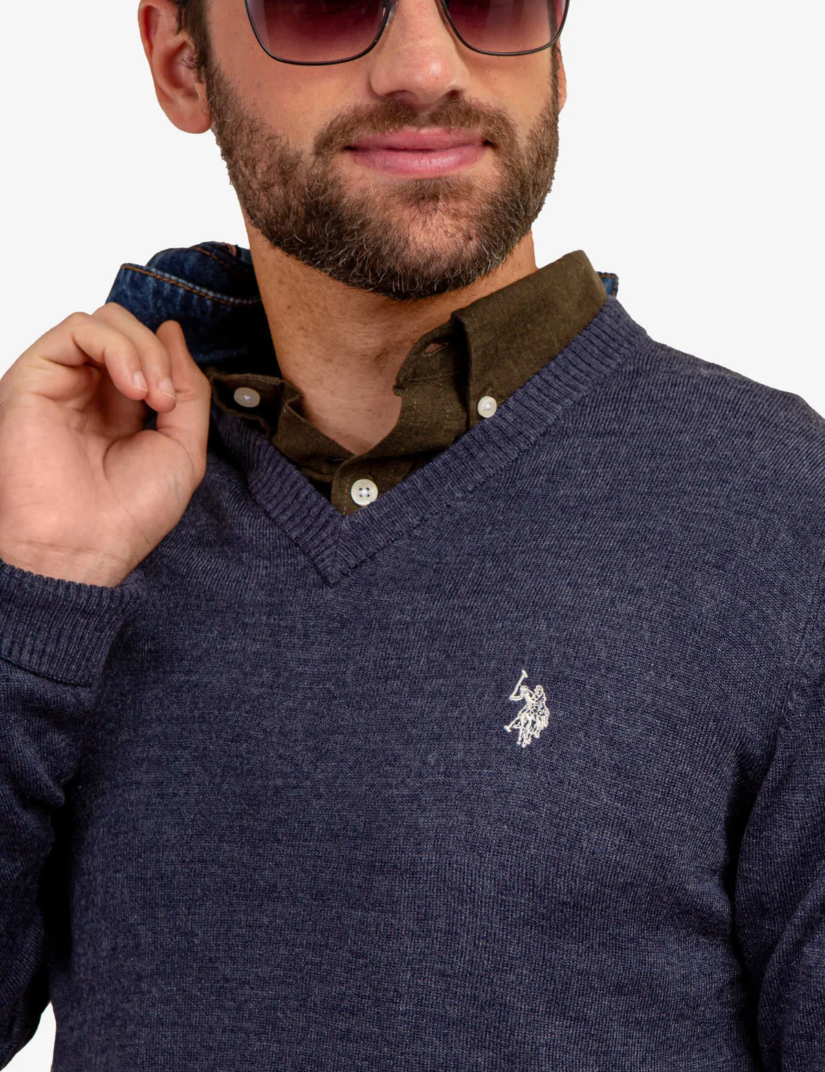 SOFT V-NECK SWEATER