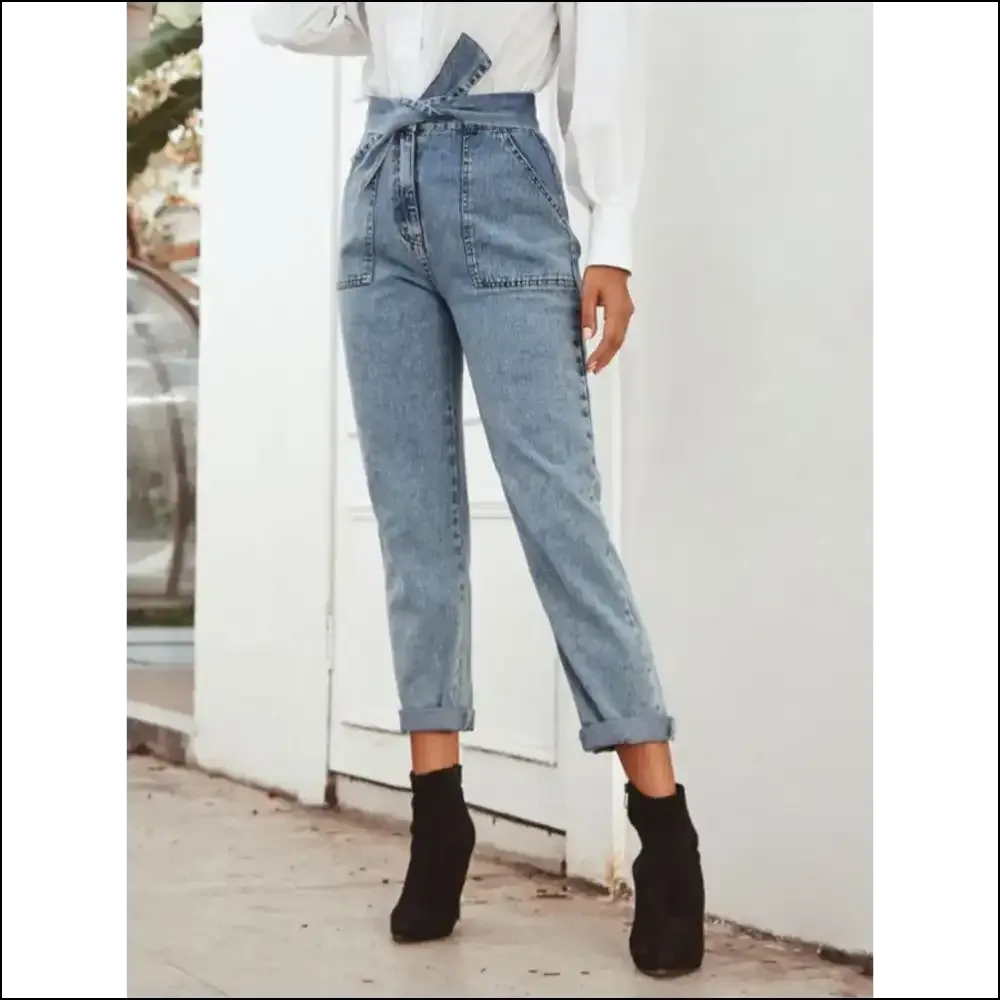 Straight Leg Jeans: your Ticket to Chic and Comfort, no Fashion Crimes! 😄