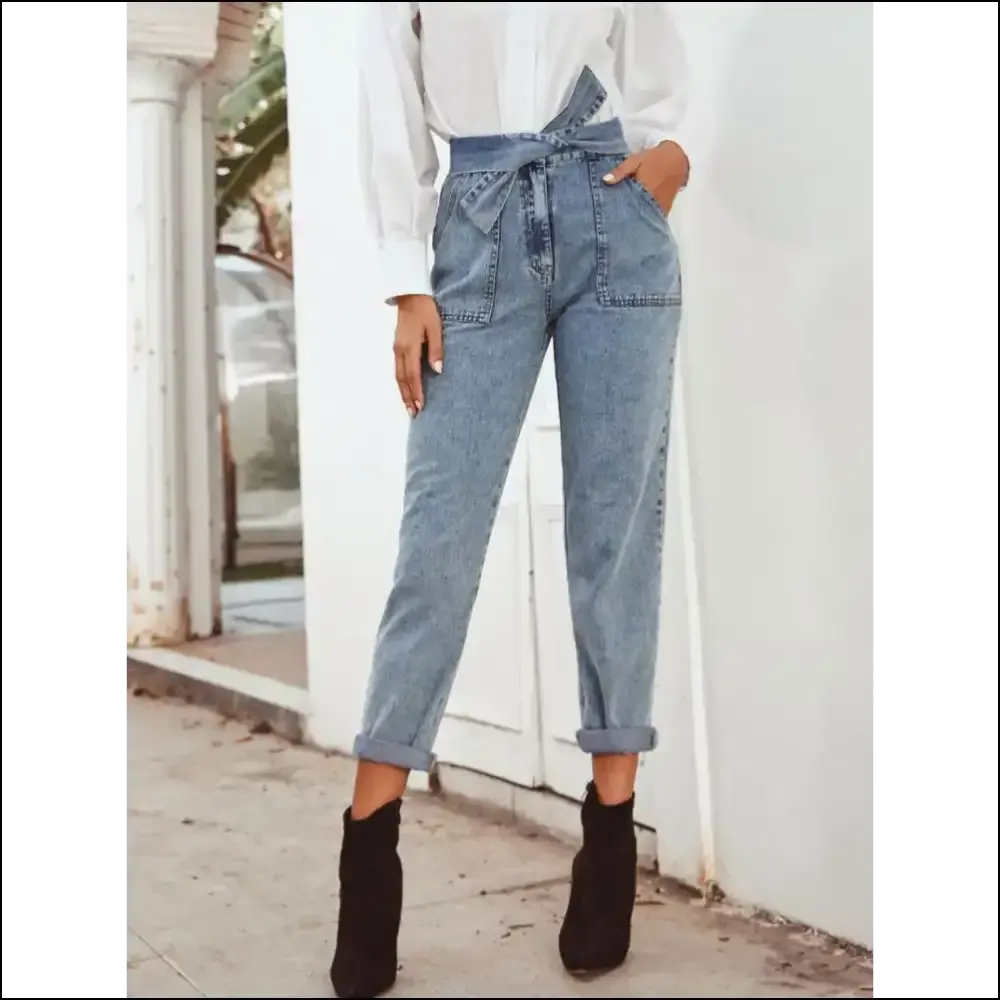 Straight Leg Jeans: your Ticket to Chic and Comfort, no Fashion Crimes! 😄