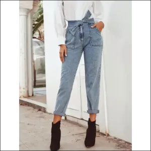 Straight Leg Jeans: your Ticket to Chic and Comfort, no Fashion Crimes! 😄