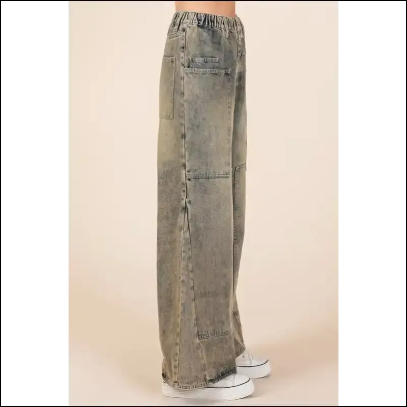 Strut in Style: Chic Washed Wide Leg Jeans to Dazzle your Denim Dreams! 👖✨