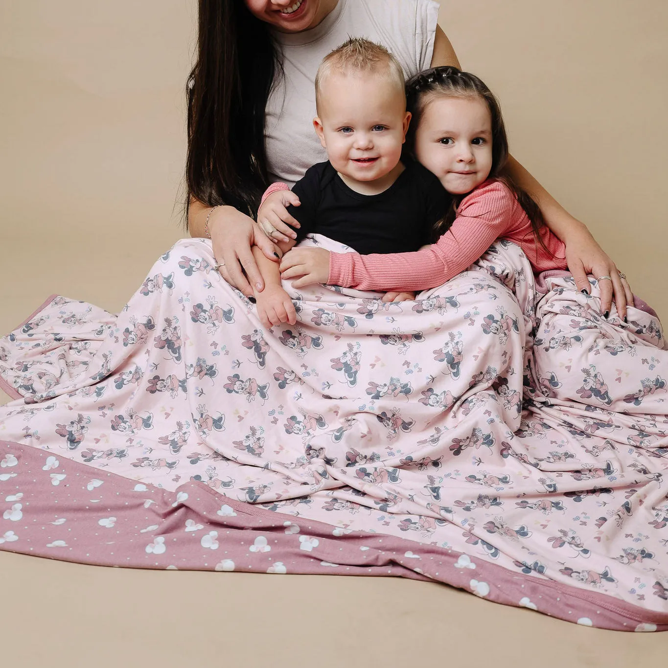 Three-Layer Jumbo Quilt - Minnie Mouse