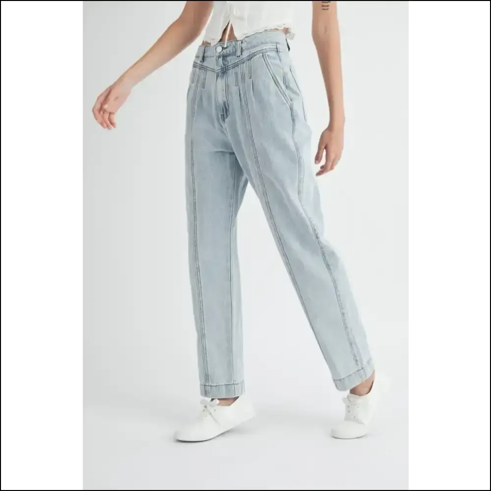 Unlock your Inner Fashionista with Mable Chic Pleated Straight Jeans!