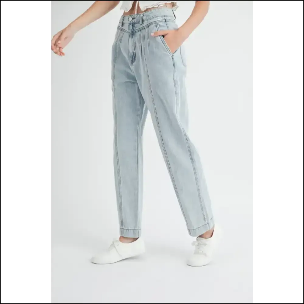 Unlock your Inner Fashionista with Mable Chic Pleated Straight Jeans!