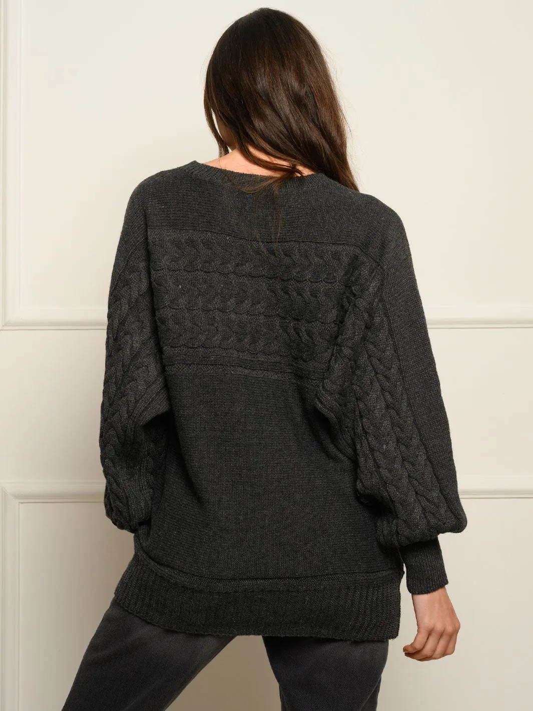 WOMEN'S LONG SLEEVE SWEATER